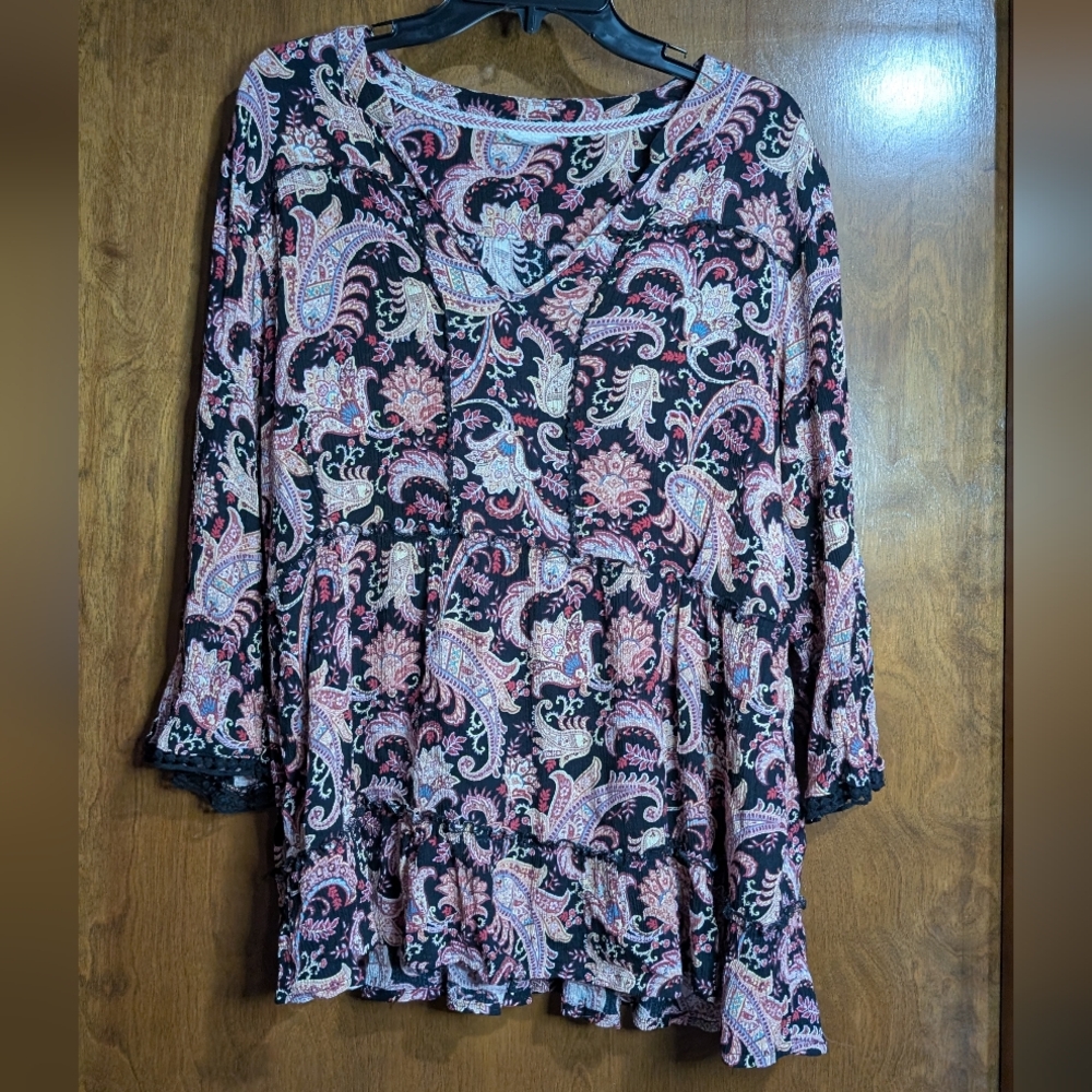 Paisley Print Women's Top ptp 22"